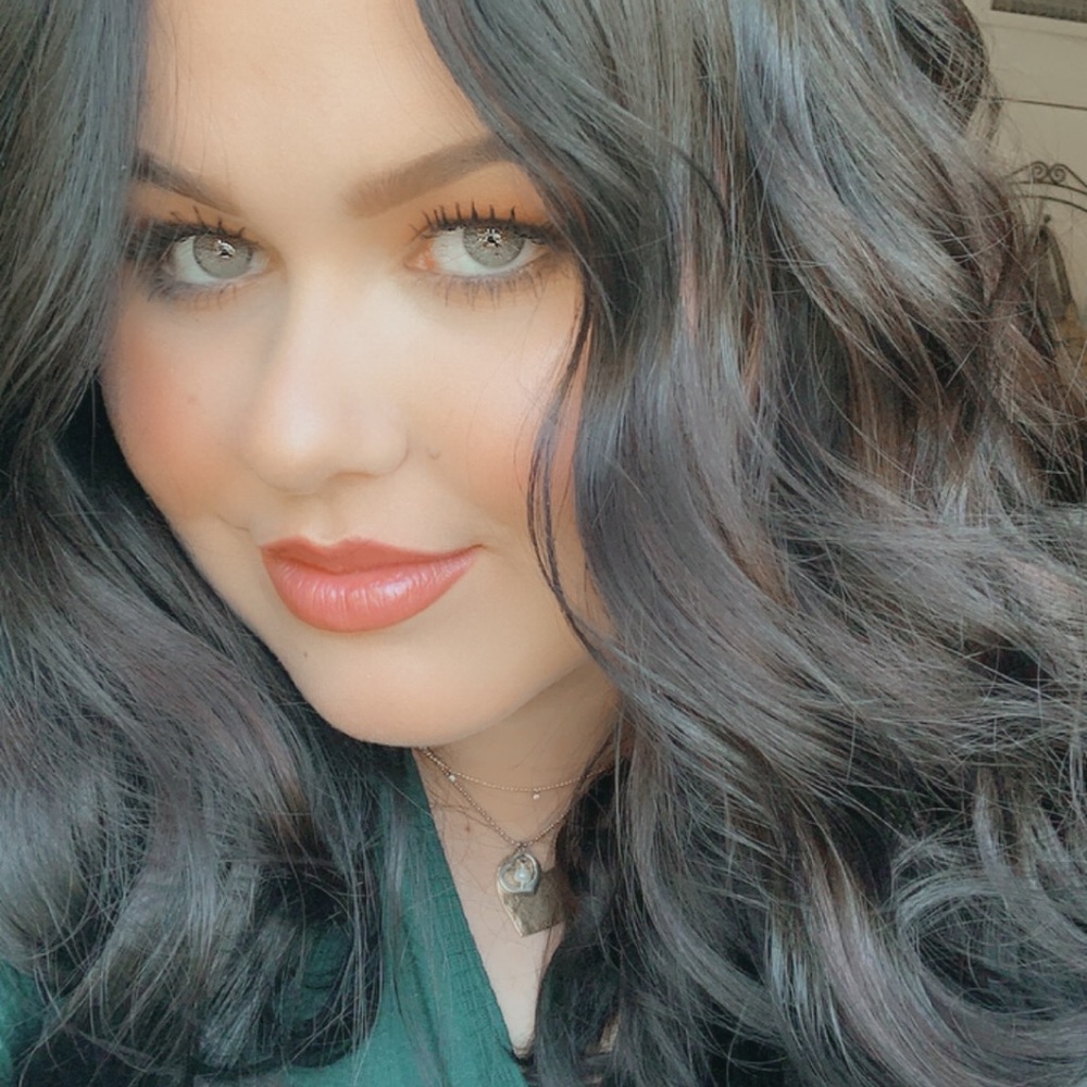 Meet your Posher, Carlee